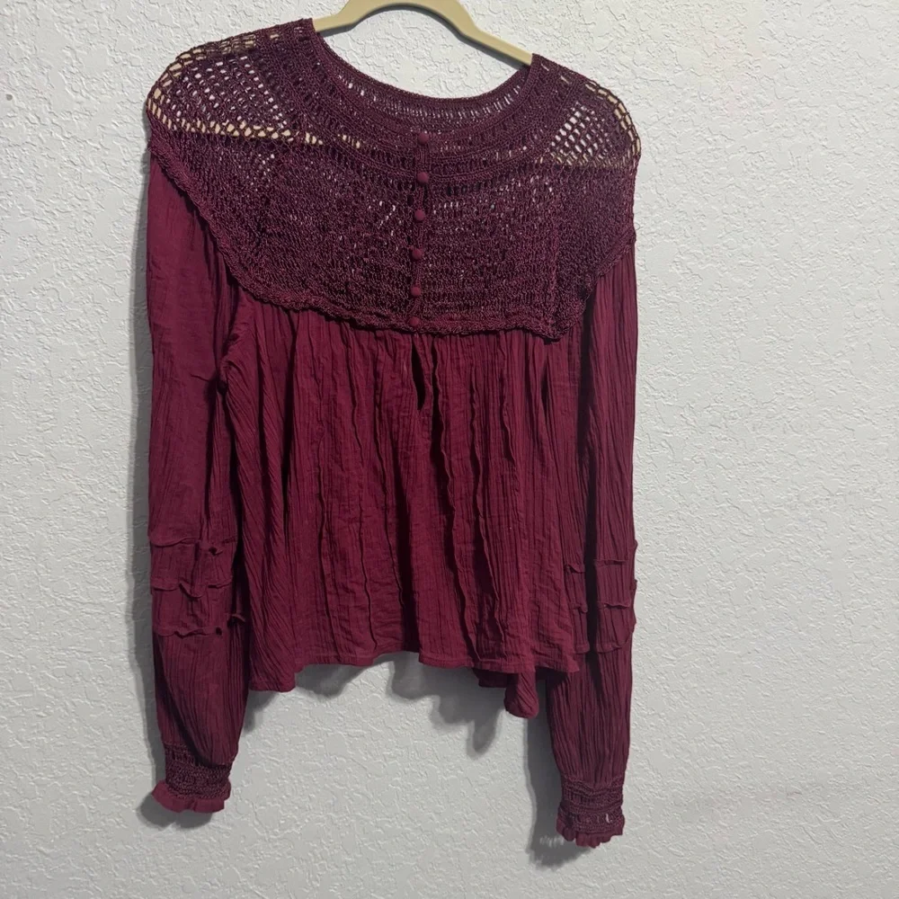 Free People Burgundy Crinkle Boho Crochet Yoke Long Cuffed Sleeve Size Medium